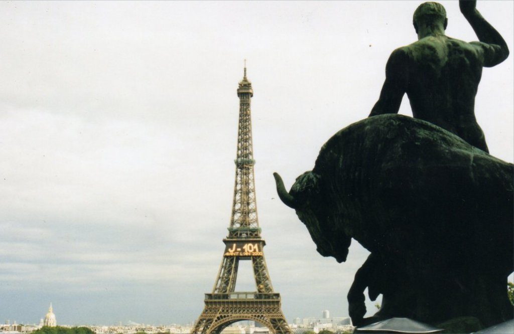 巴黎铁塔 世纪日（-101）- 2000年差101天